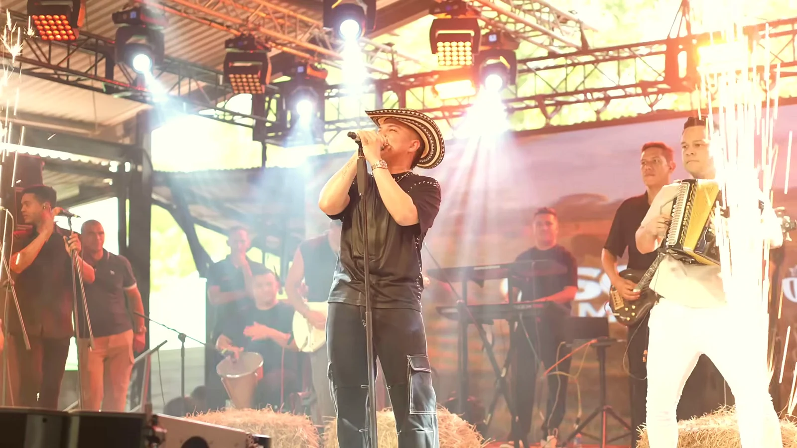 Óscar Gamarra con sombrero vueltiao